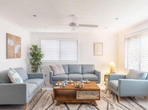Unit 2 60 Tomaree Road fantastic duplex close to the water